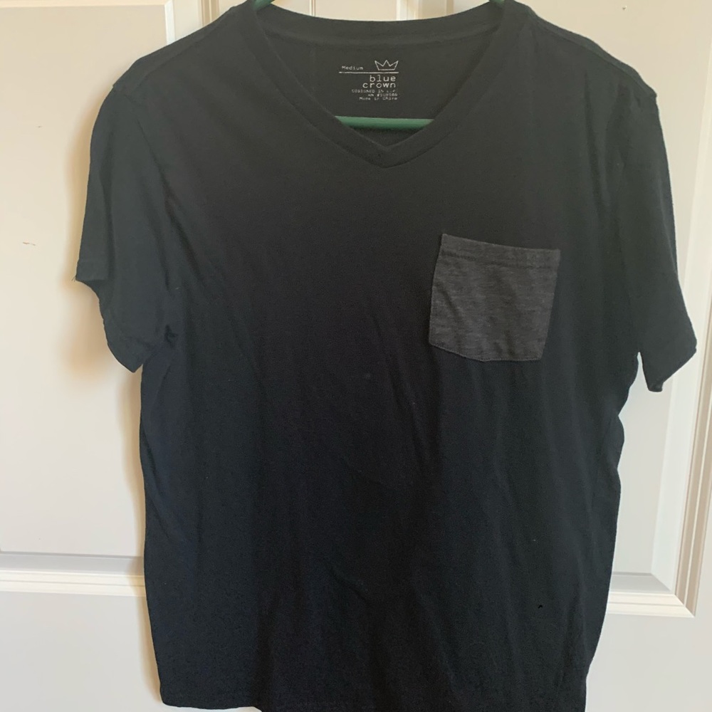 Men’s vneck tshirt